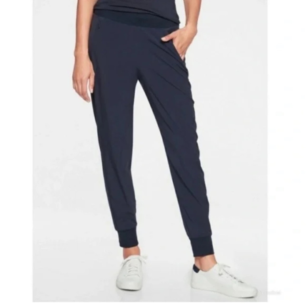 Athleta Soho Jogger Size 6